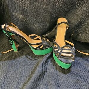 Green velvet heeled dress shoes; Size 11.